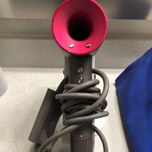Dyson supersonic hairdryer  (1 year old)